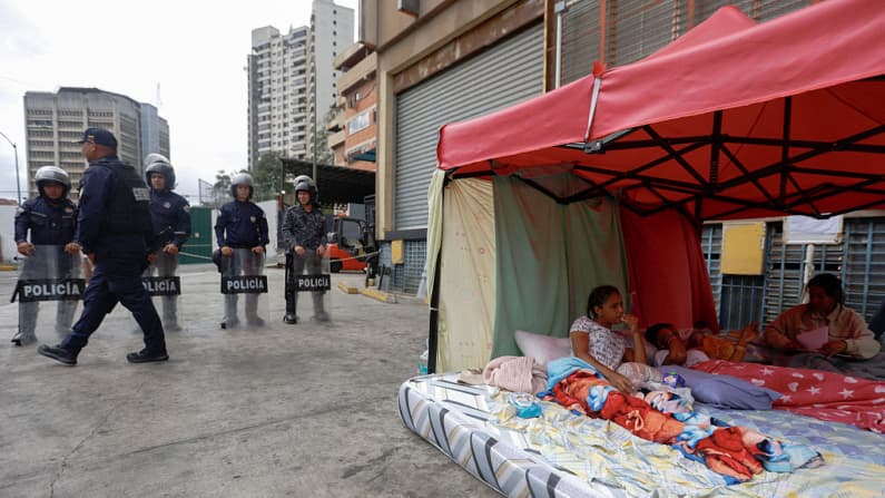 Huelga de hambre de mujeres venezolanas visibiliza promesa incumplida de liberación de presos en Venezuela