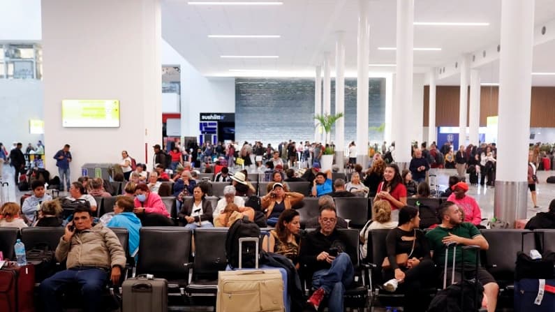 Lo que debe saber sobre vuelos y avisos de viaje a México tras la violencia