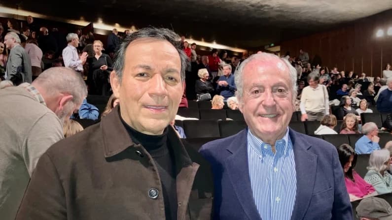 Reconocido pintor elogia a Shen Yun como "impecable" tras su actuación en España