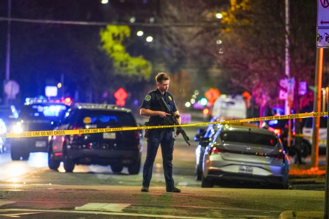 El FBI confirma que grupo antiterrorista investiga tiroteo en bar de Texas que dejó 2 muertos
