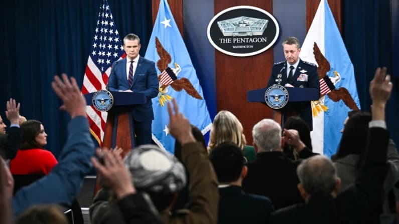 Irán abrirá Ormuz, pero el ejército estadounidense permanecerá allí para garantizarlo: Hegseth