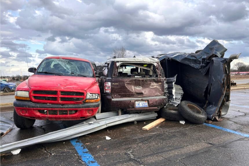 Mueren cuatro personas en Michigan tras fuertes tormentas que provocaron al menos un tornado