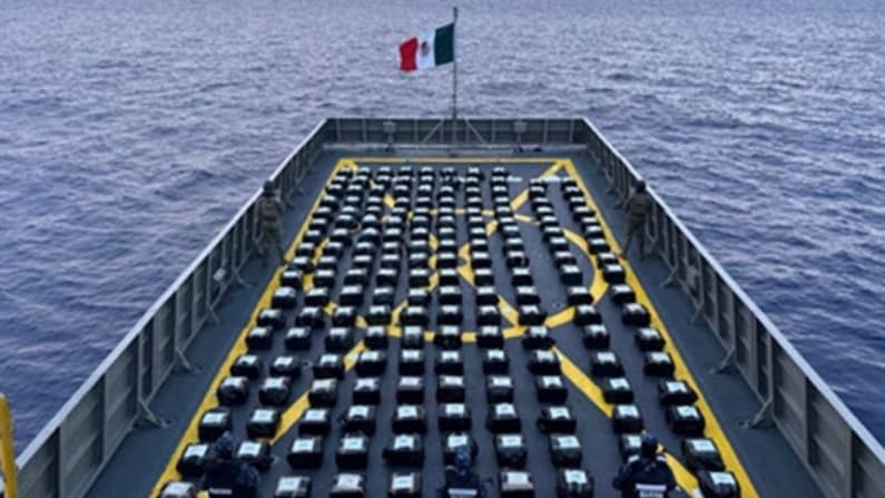 Asegura la Marina 2 toneladas de cocaína en la costa de Acapulco, Guerrero
