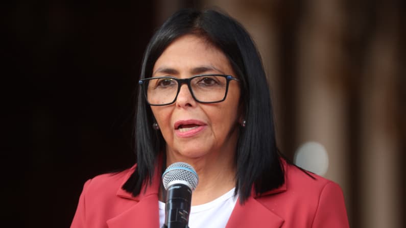 Altos mandos de EE. UU. se reúnen con Rodriguez para continuar con la gestión de ayuda tras terremotos