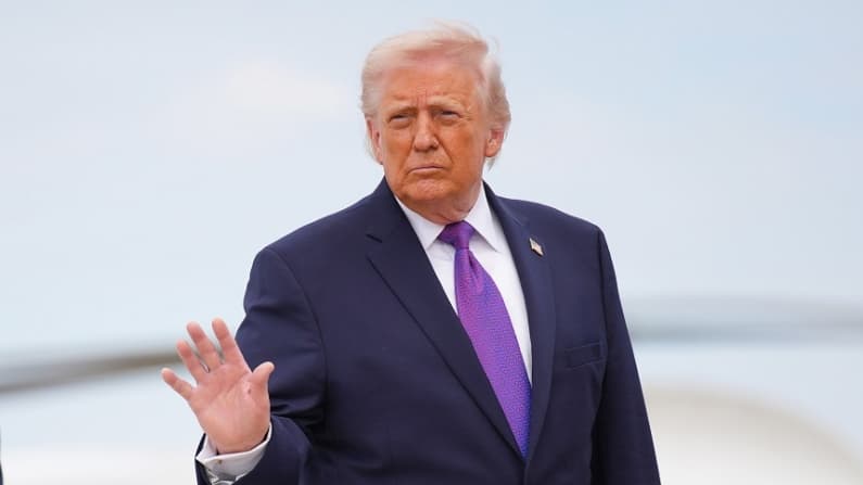 Trump se refiere a Carney como "futuro gobernador de Canadá" dos días después de una llamada telefónica
