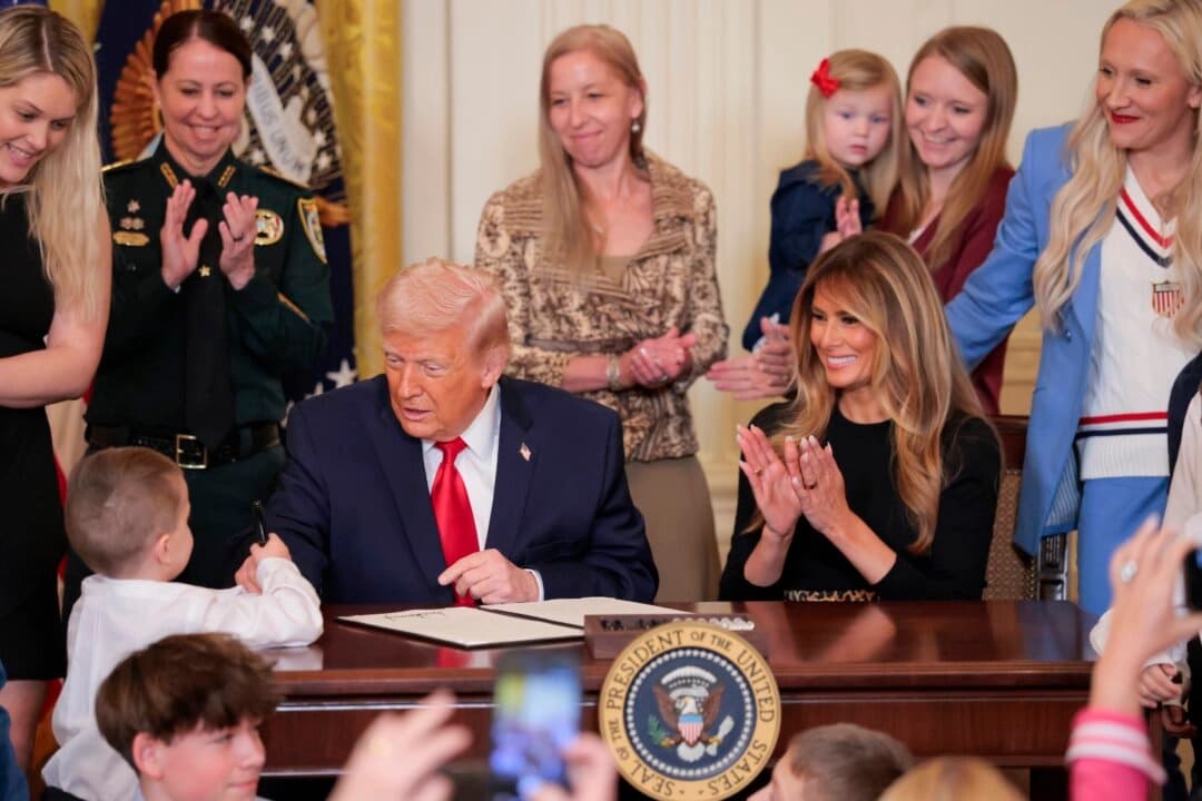 Trump habla sobre Irán, el ataque a sinagoga en Michigan en evento del Mes de la Historia de la Mujer