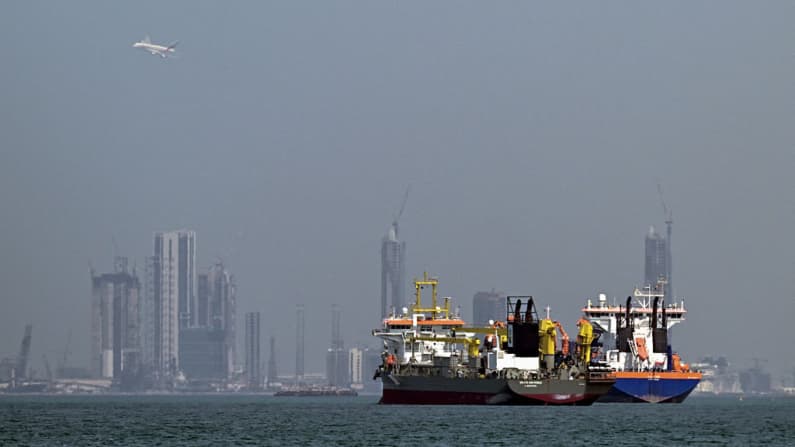 China continúa importando petróleo iraní a través de una ruta "trasera" evitando el estrecho de Ormuz