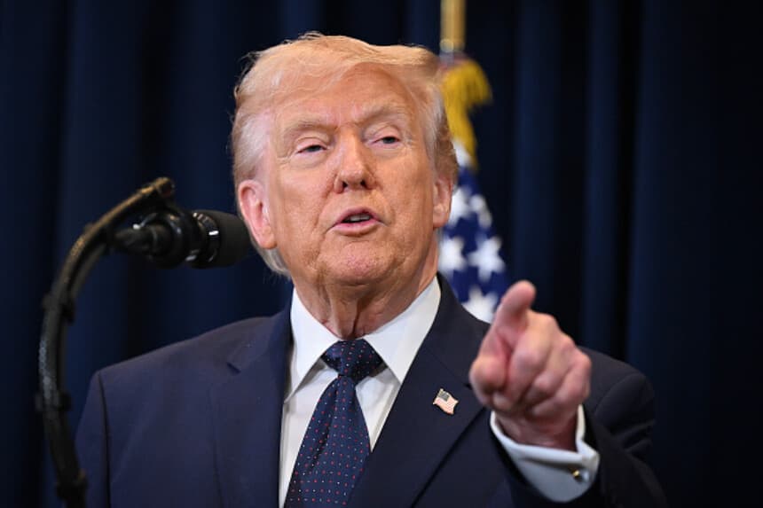 Trump firma una orden que designa a Vance para dirigir grupo de trabajo antifraude