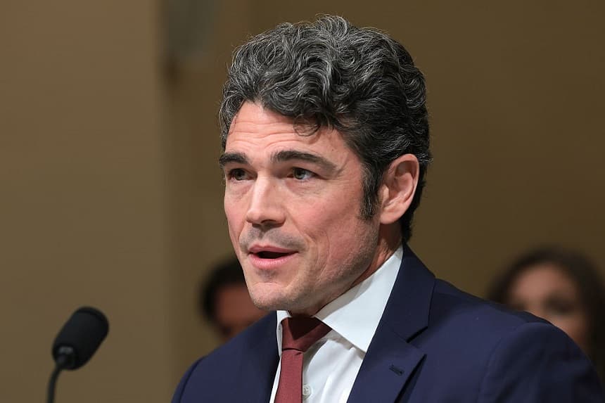 El director del Centro Nacional Antiterrorista, Joseph Kent, declara ante el Comité de Seguridad Nacional de la Cámara de Representantes en el edificio Cannon House Office Building el 11 de diciembre de 2025 en Washington, D.C. (Anna Moneymaker/Getty Images)