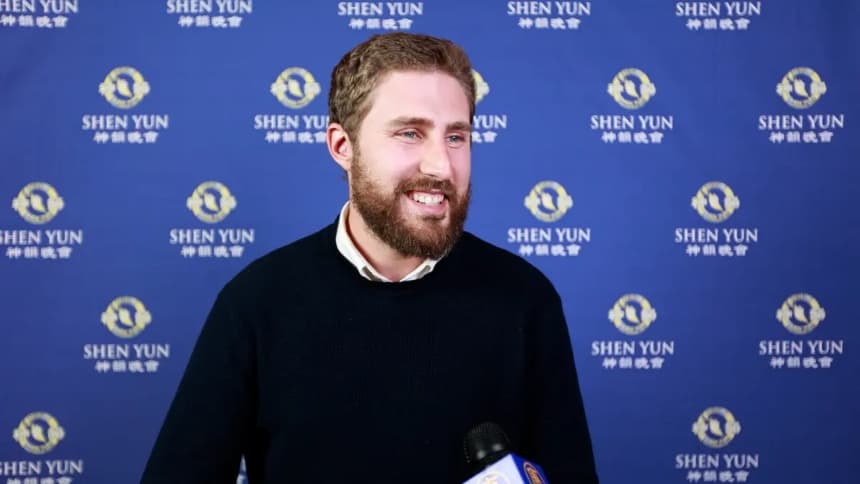 El compositor Manuel Lorente durante la presentación de Shen Yun , en San Lorenzo de El Escorial, España, el 25 de febrero de 2026. (NTD)