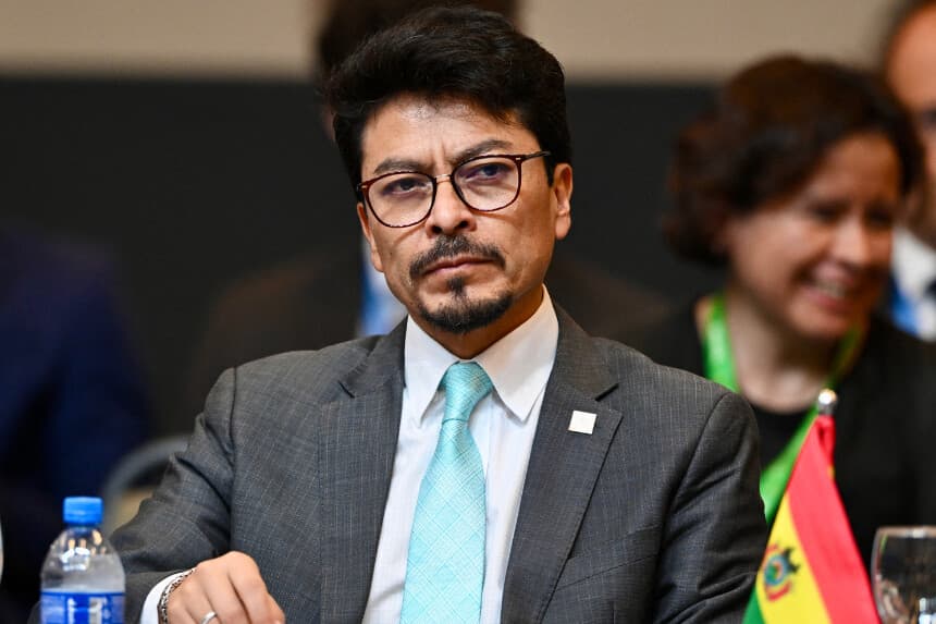 El ministro de Relaciones Exteriores de Bolivia, Fernando Aramayo, asiste a la reunión de ministros de Relaciones Exteriores del bloque económico del Mercosur en Foz do Iguaçu, en el estado de Paraná (Brasil), el 19 de diciembre de 2025. (Evaristo Sa / AFP vía Getty Images)