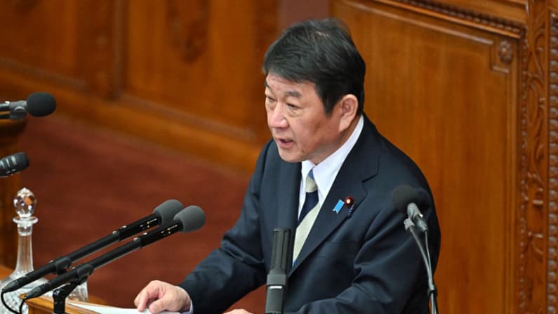 Japón podría plantearse el desminado del estrecho de Ormuz si hay alto el fuego: Canciller