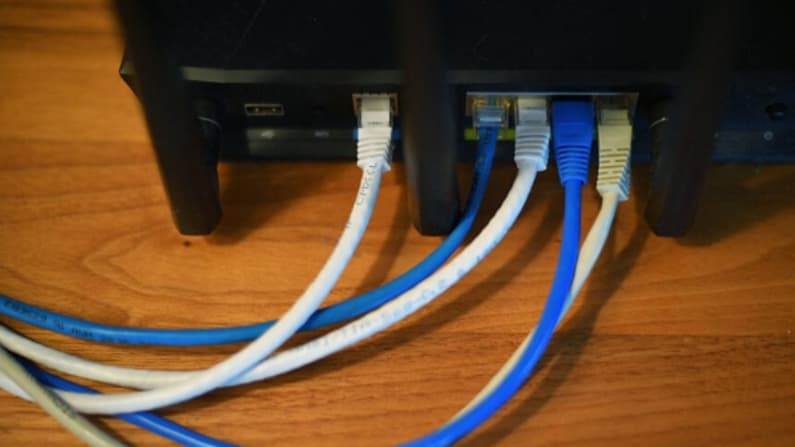 La FCC prohíbe routers fabricados en el extranjero alegando riesgos para la seguridad nacional