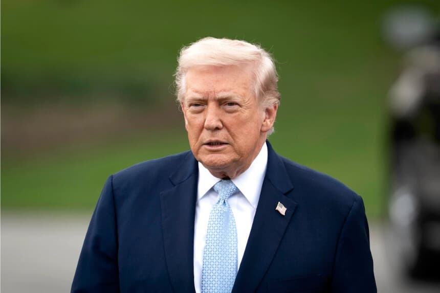 El presidente Donald Trump abandona la Casa Blanca el 20 de marzo de 2026. (VMadalina Kilroy/The Epoch Times)