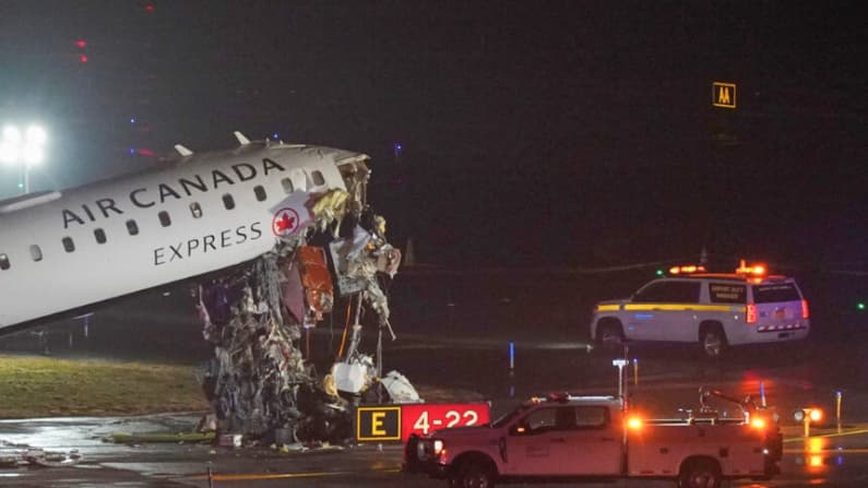 Camión de bomberos en choque en LaGuardia sin dispositivo de alerta: NTSB