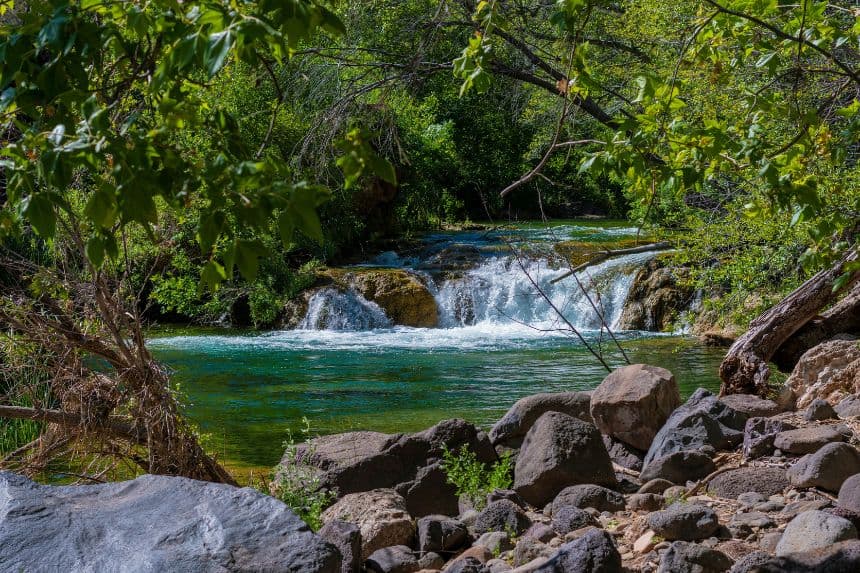 Joven taiwanés fallece tras quedar sumergido por varios minutos bajo una cascada