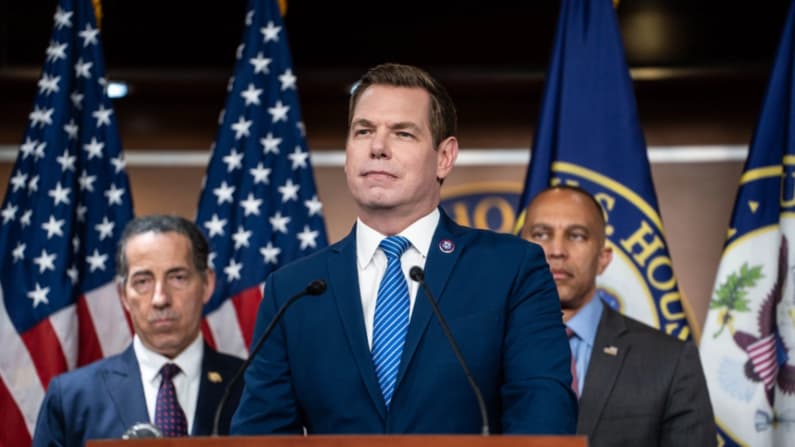 Comisión de Ética del Congreso de EE. UU. abre investigación sobre el diputado Swalwell