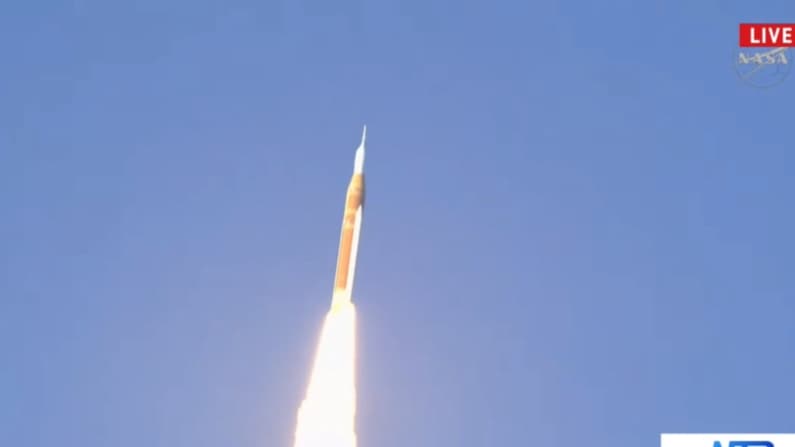 Artemis II de la NASA despega hacia una histórica misión alrededor de la Luna