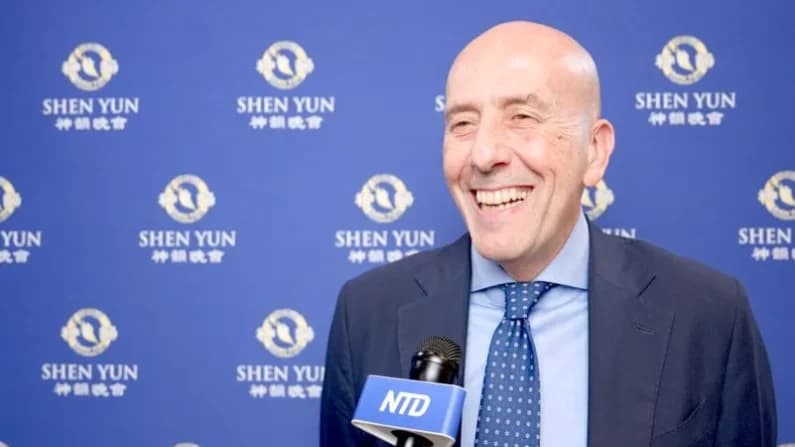 Senador italiano elogia el coraje de Shen Yun por desafiar al comunismo a través de la danza y la música