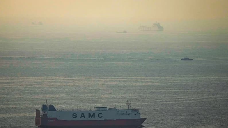Irán rechazó oferta de China para mediar y asegurar paso de buques de carga, según fuentes internas