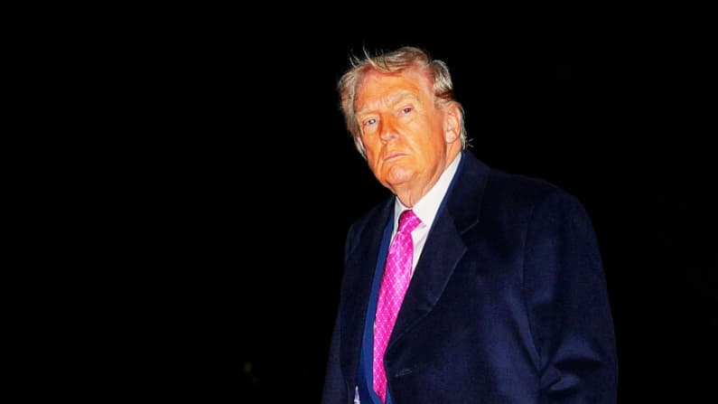 Donald Trump lanza ultimátum a Irán: Atacaría infraestructura si no abre Ormuz el martes