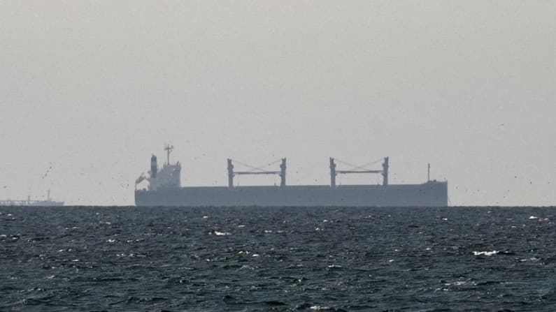 Irán declara abierto el estrecho de Ormuz, pero advierte sobre el riesgo de las minas