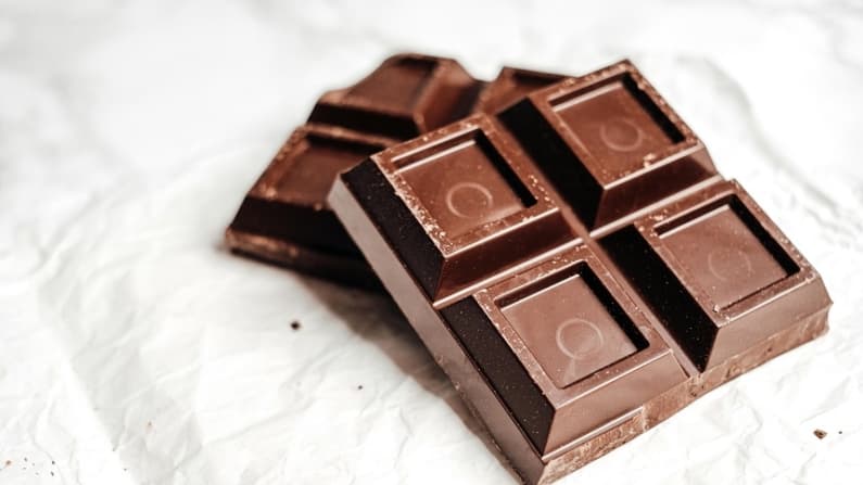 Brote de intoxicación relacionado con chocolate provocó 2 muertes y decenas de hospitalizaciones: CDC