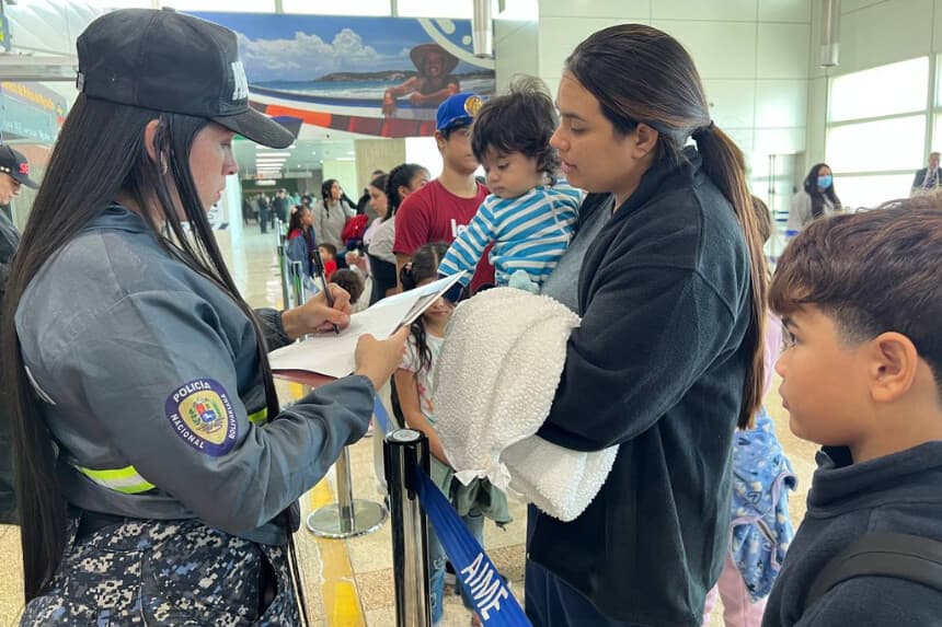 Llegan a Venezuela 190 migrantes repatriados de Estados Unidos