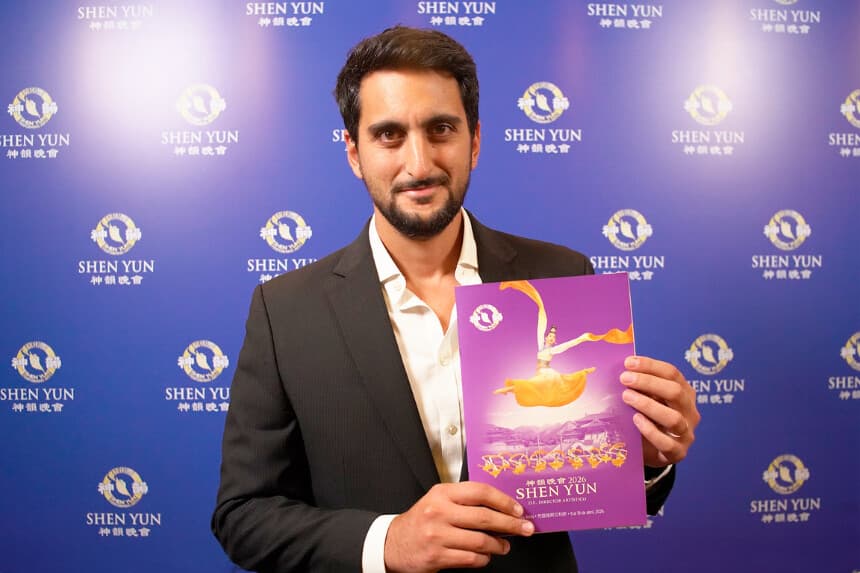 Juan José Esper, diputado de la Provincia de Buenos Aires, asistió a ver Shen Yun en el Teatro Opera el 9 de abril de 2026. (NTD)