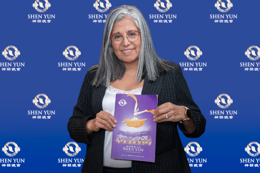 Sonia Salvatierra, vicepresidenta de la Comisión Nacional de Valores de Argentina, disfruta del espectáculo de Shen Yun Performing Arts en el Teatro Ópera de Buenos Aires el 9 de abril de 2026. (NTD)