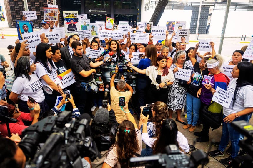 Familiares denuncian ante Fiscalía torturas a detenidos en cárceles de Venezuela