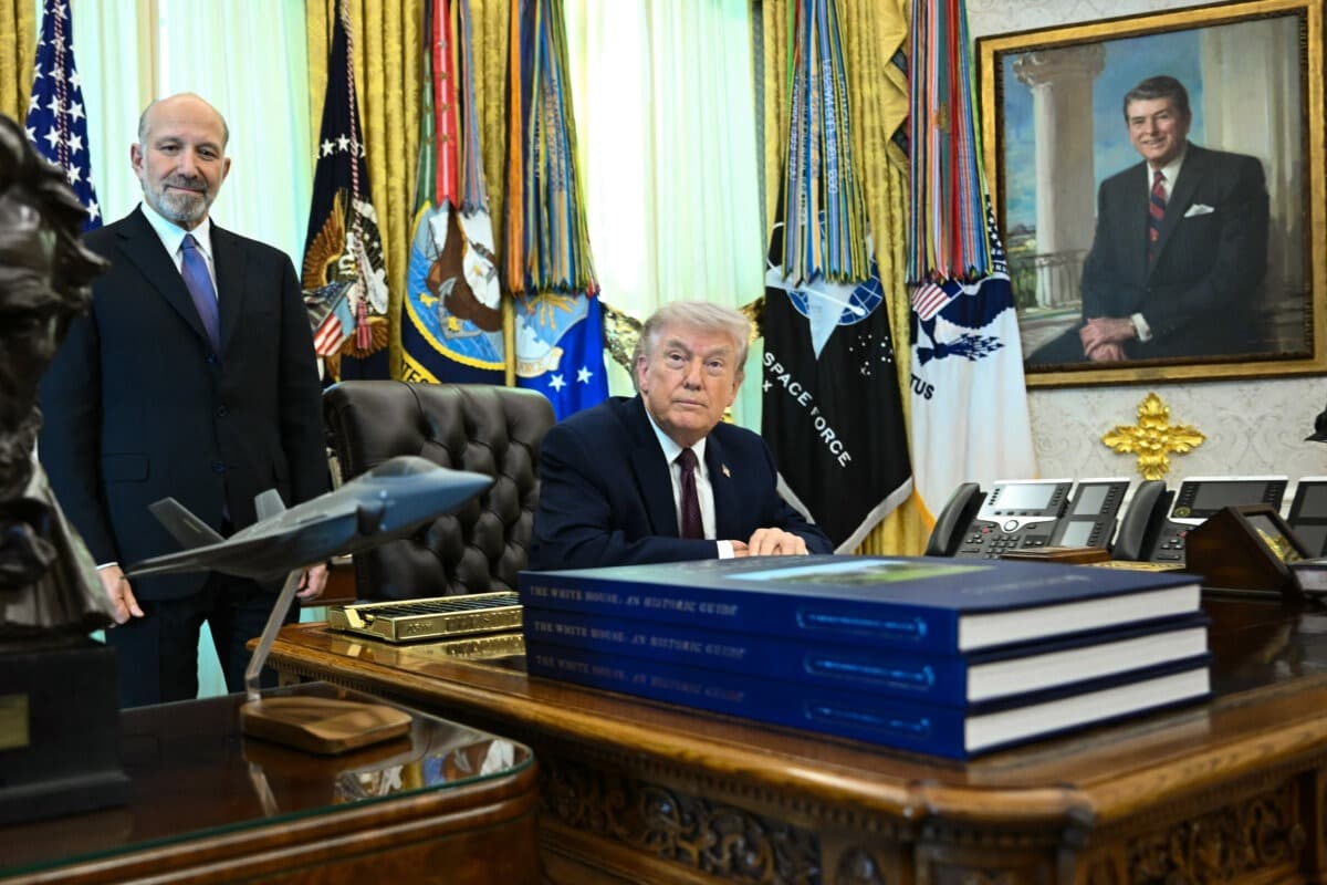 Doce fiscales piden a la corte defender orden de Trump sobre ciudadanía en elecciones