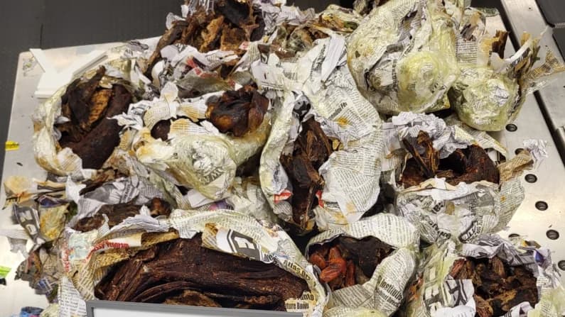 La CBP incauta el cadáver de un mono y 57 kilos de carne prohibida en el aeropuerto de Chicago