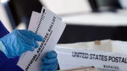 37 senadores instan al Servicio Postal de EE. UU. a rechazar decreto de Trump sobre el voto por correo