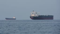 Fuerzas de EE. UU. interceptan y obligan a dar media vuelta a petrolero vinculado a Irán en el mar Arábigo