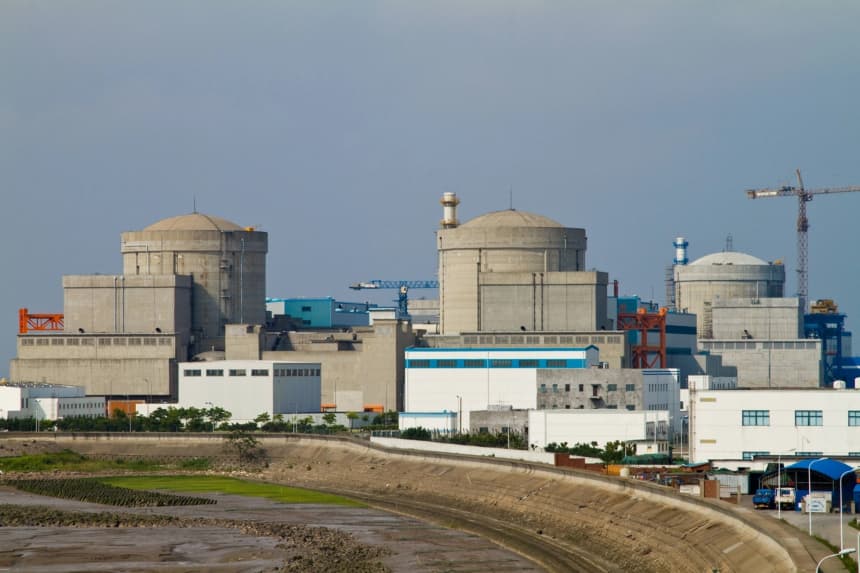La central nuclear de Qinshan en Haiyan, provincia de Zhejiang, China, el 2 de junio de 2010. (STR/AFP vía Getty Images)
