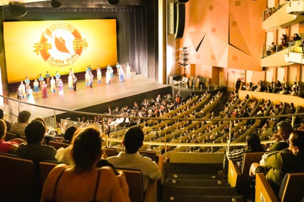 La élite de Querétaro elogia a Shen Yun con entradas agotadas, y dice son una muestra de fe