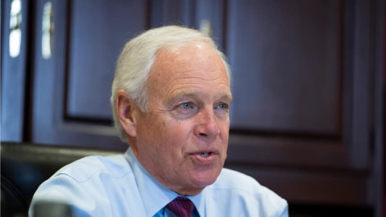 Senador descubre nuevas pruebas sobre funcionarios federales que eludieron la FOIA