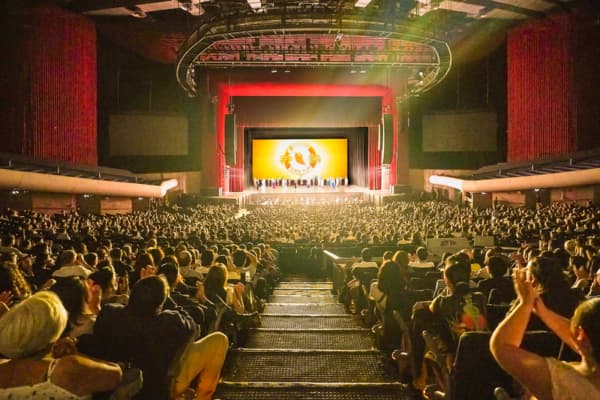 Éxito rotundo de Shen Yun 2026 en su estreno en la Ciudad de México: el público siente la protección divina