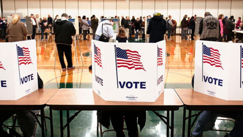 Cuatro personas sin ciudadanía enfrentan cargos por voto ilegal federal