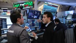 Escalada del conflicto con Irán ensombrece las perspectivas: las bolsas luchan, el petróleo por encima de los USD 100