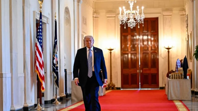 Trump dice que la economía estadounidense está en pleno auge a pesar de la guerra con Irán