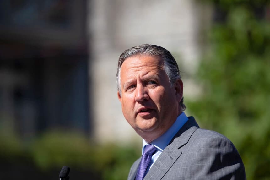 El exalcalde de Vancouver, Kennedy Stewart, afirma que un ministro del gobierno provincial de Columbia Británica está siendo investigado por sus vínculos con China. (Darryl Dyck/The Canadian Press).