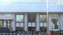 China relaja escrutinio del patrimonio de funcionarios pero endurece normas sobre soborno para la población