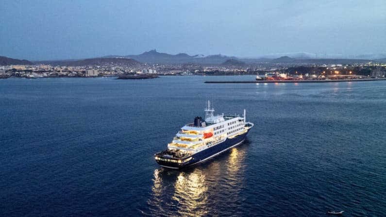 Dos canadienses regresan a Ontario tras abandonar crucero con hantavirus