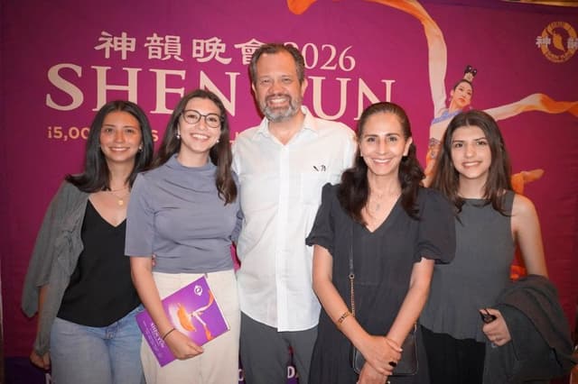 Exsenador mexicano dice que Shen Yun brinda "paz en mi mente y en mi alma"