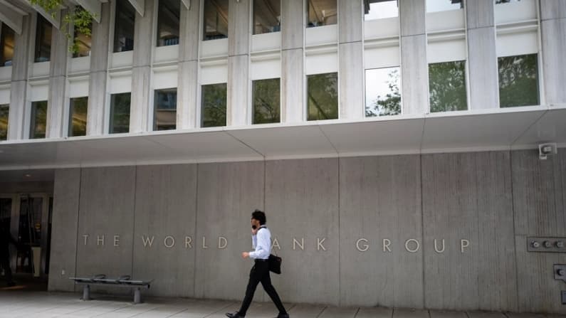 Banco Mundial advierte que caída de demanda de petróleo se está extendiendo a nivel mundial