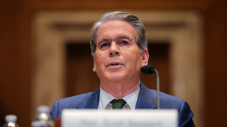 Bessent se reunirá con el viceprimer ministro chino antes de la cumbre entre Trump y Xi