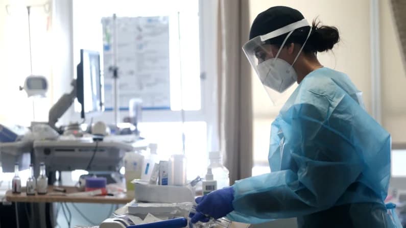 Píldora previene el COVID-19 tras exposición a infectados