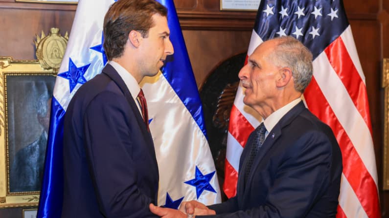Honduras y EE. UU. abordan inversión, energía y cooperación en seguridad